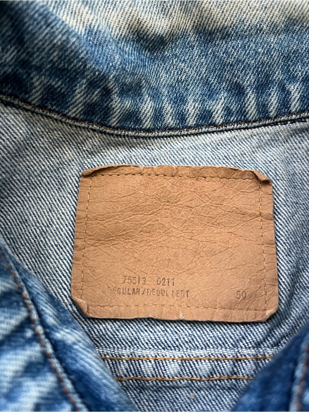 Vintage 90s Levi’s 75513 Denim Trucker Jacket Light Wash Size L (50 23Wx25L) - Picture 3 of 6